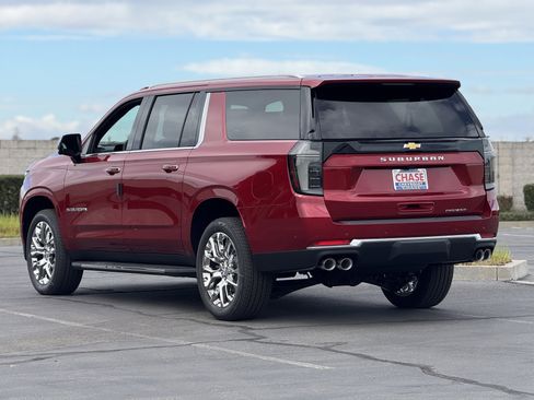 New 2026 Chevrolet Suburban Premier w/ Sun And Tow Package AWD/4WD image 5