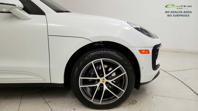 Used 2024 Porsche Macan w/ Premium Plus Package AWD/4WD image 23