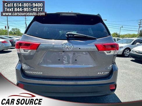 Used 2017 Toyota Highlander XLE AWD/4WD image 6