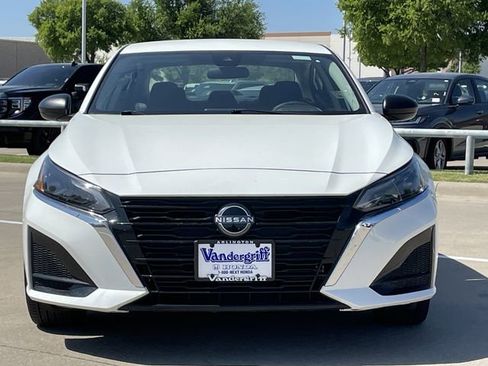 Used 2025 Nissan Altima 2.5 SV image 6