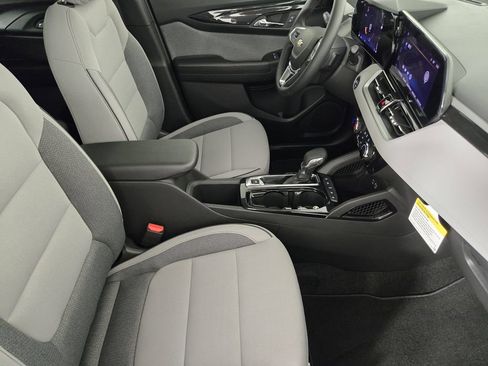 New 2026 Chevrolet TrailBlazer LT w/ LT Cold Weather Package FWD image 15