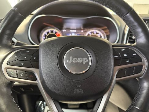 Used 2019 Jeep Cherokee Limited image 15