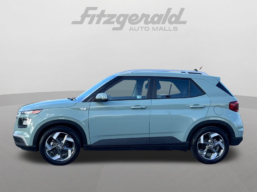 Used 2025 Hyundai Venue SEL FWD image 5