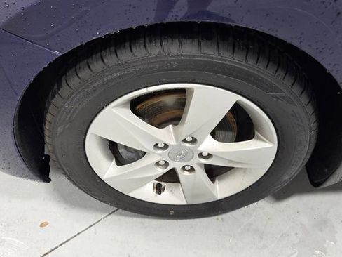 Used 2013 Hyundai Elantra GLS w/ Preferred Pkg FWD image 15