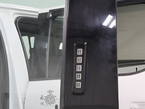 Used 2018 Ford F150 XLT w/ Equipment Group 302A Luxury AWD/4WD image 34