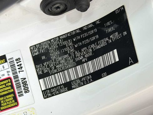 Used 2014 Toyota Sienna SE FWD image 11