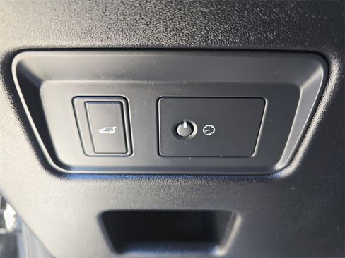 Certified 2023 Land Rover Discovery HSE R-Dynamic image 28