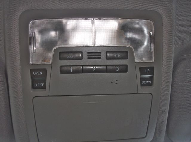 Used 2019 Toyota Highlander XLE AWD/4WD image 23