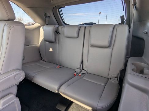 Used 2019 Toyota Highlander XLE FWD image 14