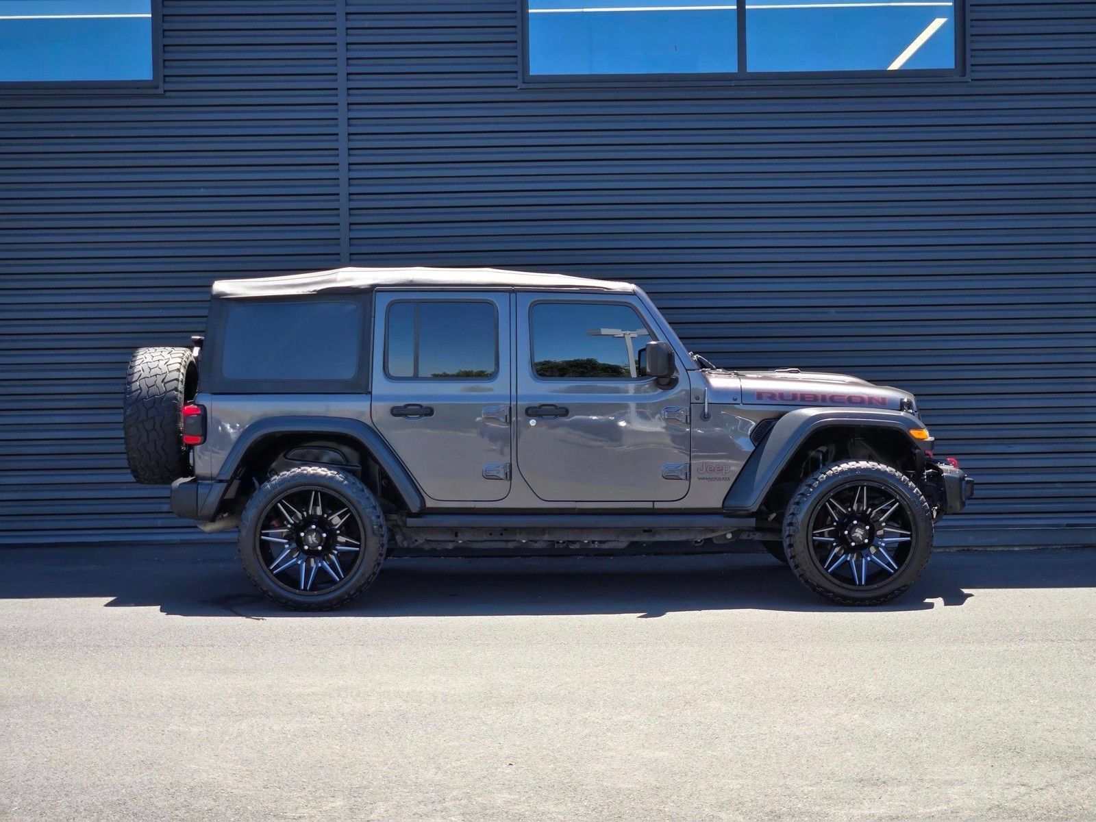 Used 2020 Jeep Wrangler Unlimited Rubicon w/ Steel Bumper Group AWD/4WD image 8