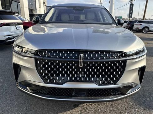 New 2026 Lincoln Nautilus Premier image 2