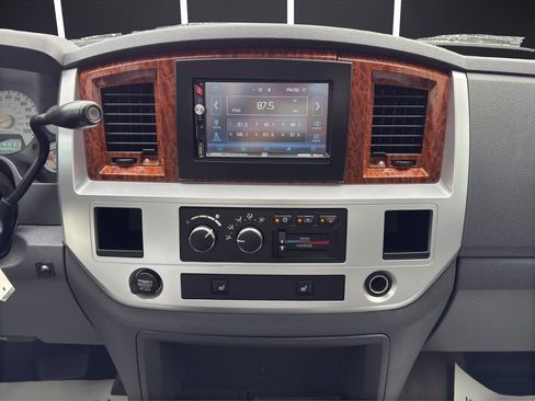 Used 2006 Dodge Ram 2500 Truck Laramie w/ Trailer Tow Group image 13