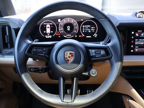 Certified 2024 Porsche Cayenne S AWD/4WD image 16