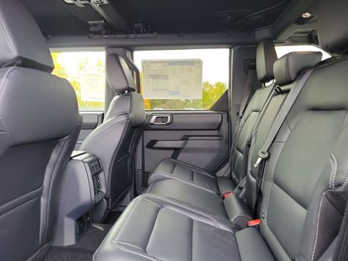 New 2025 Ford Bronco Outer Banks w/ Sasquatch Package image 13