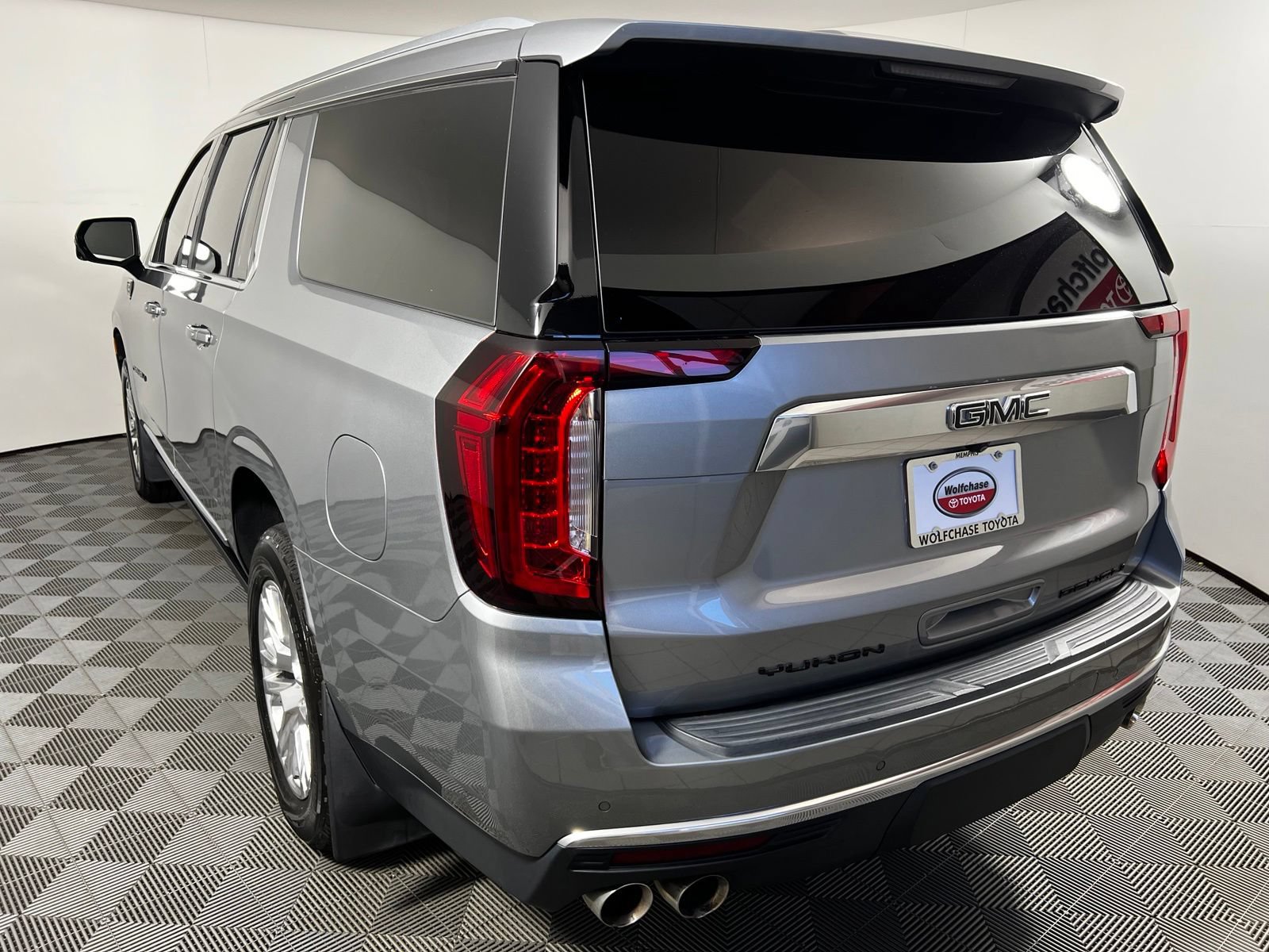 Used 2023 GMC Yukon XL Denali AWD/4WD image 7