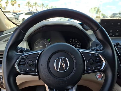 Used 2024 Acura RDX SH-AWD image 25