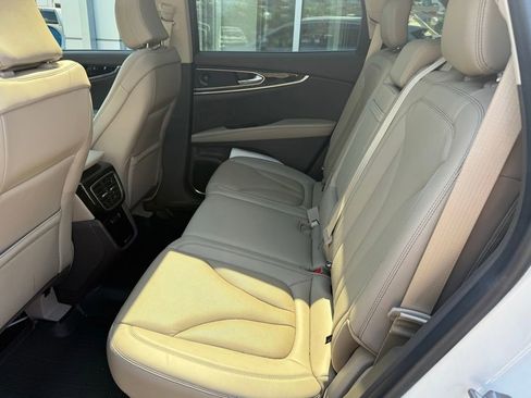 Used 2022 Lincoln Nautilus Reserve AWD/4WD image 16