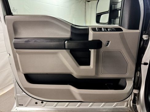 Used 2018 Ford F250 XL w/ Power Equipment Group AWD/4WD image 12