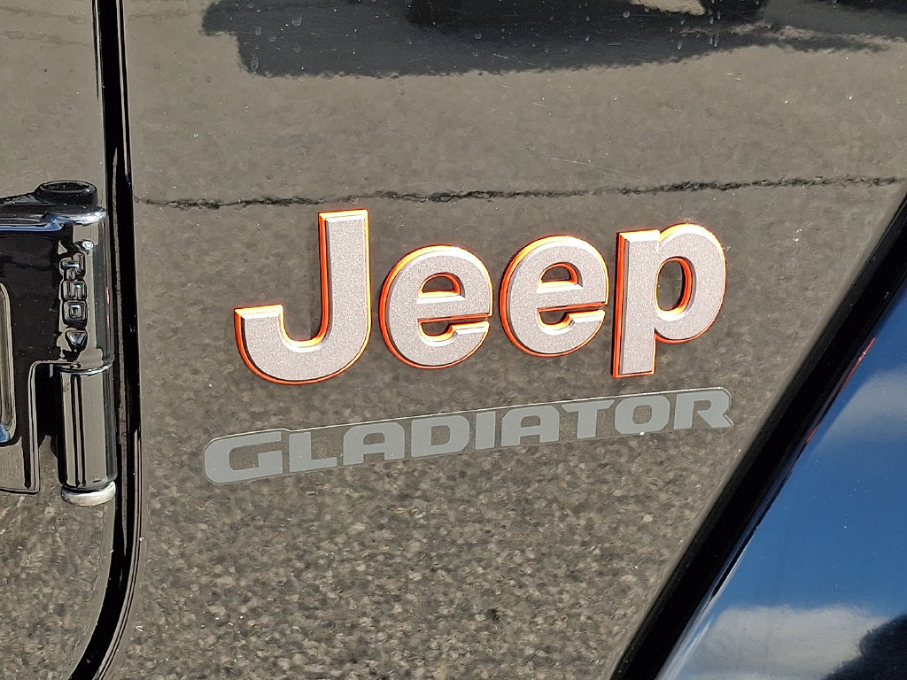 Used 2022 Jeep Gladiator Mojave w/ Cold Weather Group AWD/4WD image 31