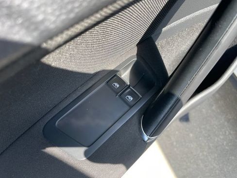Used 2017 Volkswagen GTI S FWD image 21