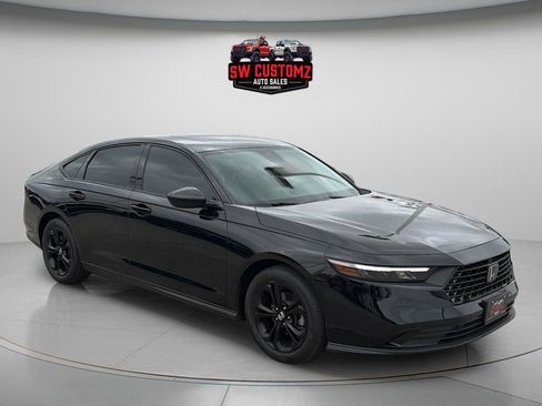 Used 2025 Honda Accord SE image 1