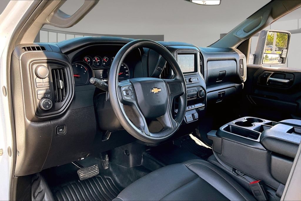Used 2025 Chevrolet Silverado 3500 W/T AWD/4WD image 13