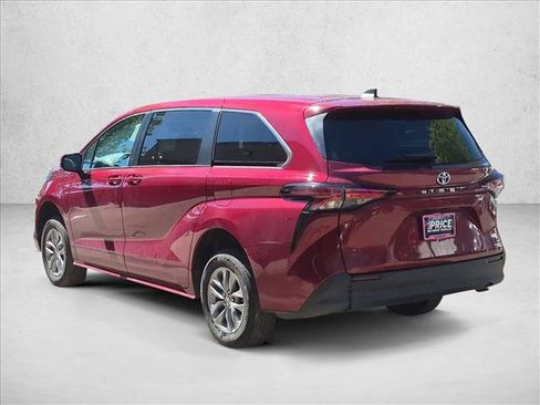 Used 2022 Toyota Sienna LE FWD image 7