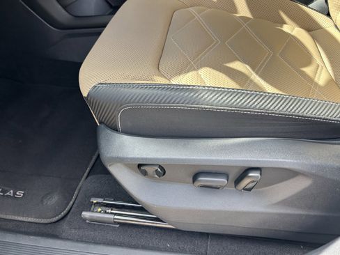 Used 2024 Volkswagen Atlas Cross Sport SE image 11