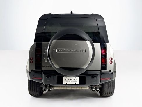Used 2025 Land Rover Defender 110 X-Dynamic SE AWD/4WD image 4