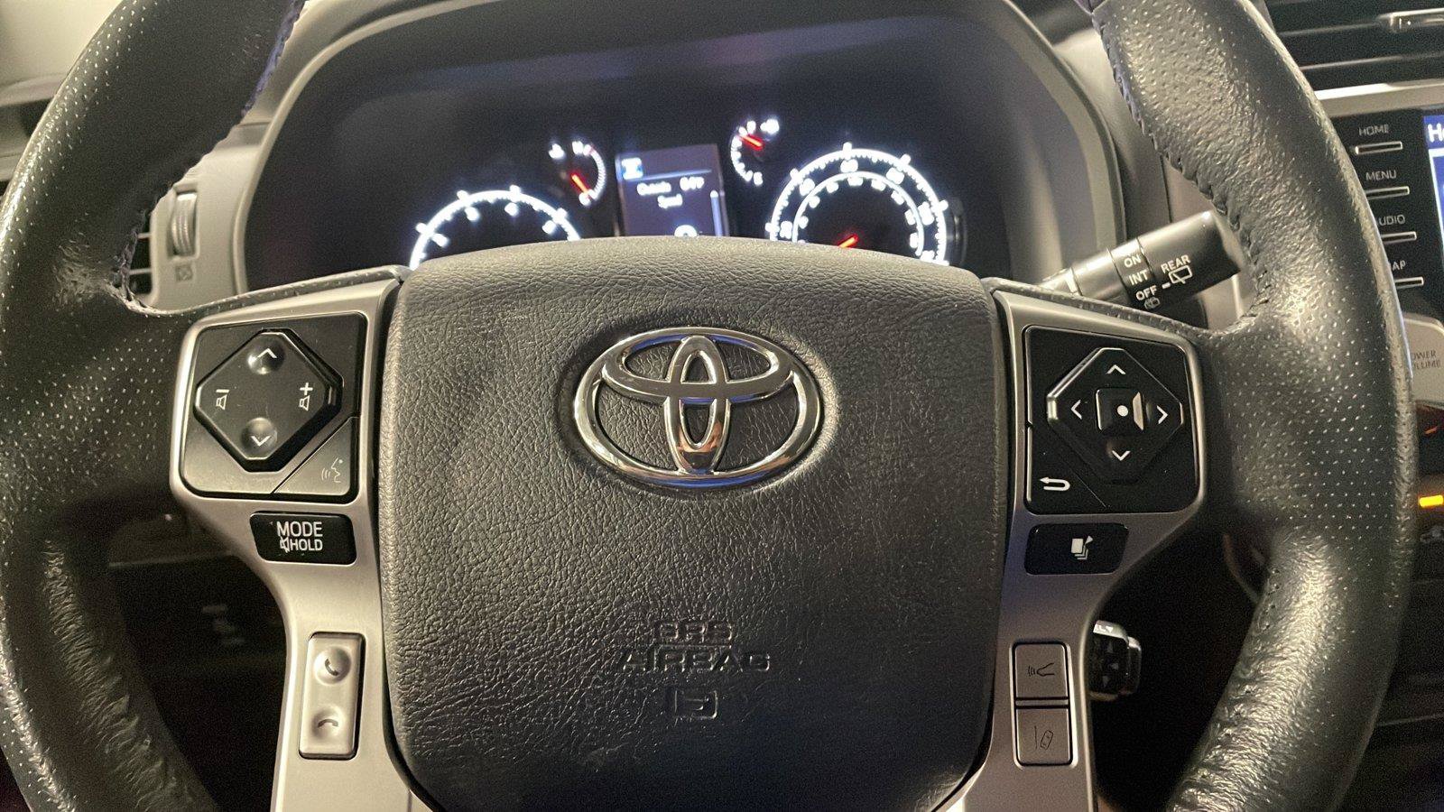 Used 2022 Toyota 4Runner SR5 AWD/4WD image 22