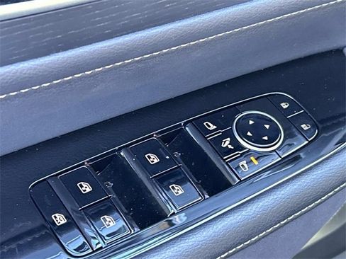 Certified 2025 INFINITI QX80 Sensory image 19