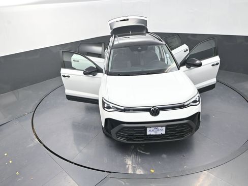 New 2026 Volkswagen Taos SE AWD/4WD image 29