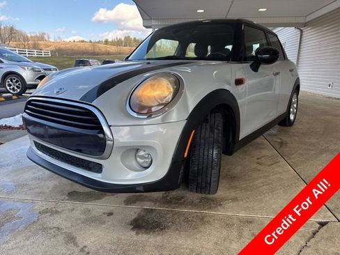 Used 2016 MINI Cooper 4-Door Hardtop image 8