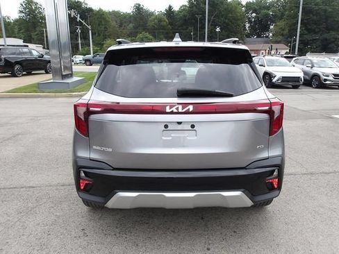 Used 2024 Kia Seltos EX AWD/4WD image 6