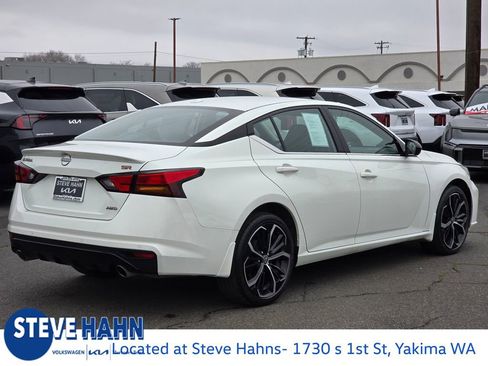 Used 2023 Nissan Altima 2.5 SR w/ SR Premium Package image 5