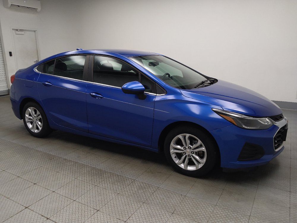 Used 2019 Chevrolet Cruze LT w/ Convenience Package FWD image 11