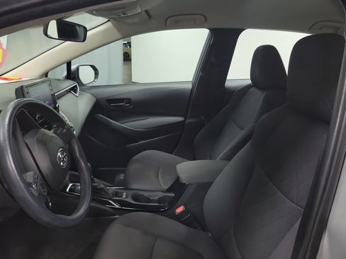 Used 2022 Toyota Corolla LE FWD image 12