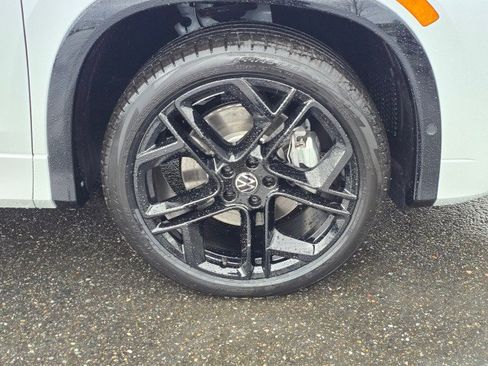 New 2026 Volkswagen Tiguan SE R-Line AWD/4WD image 9