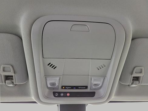 Used 2021 Chevrolet Equinox LT image 19