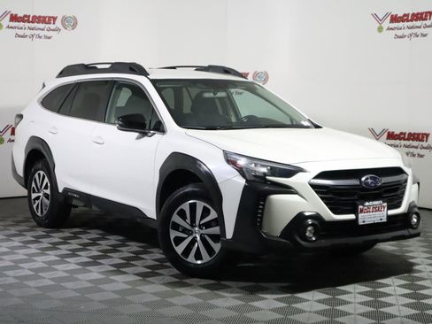 Used 2023 Subaru Outback Premium image 2
