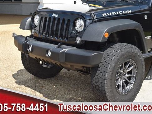 Used 2018 Jeep Wrangler Unlimited Rubicon w/ Connectivity Group AWD/4WD image 36