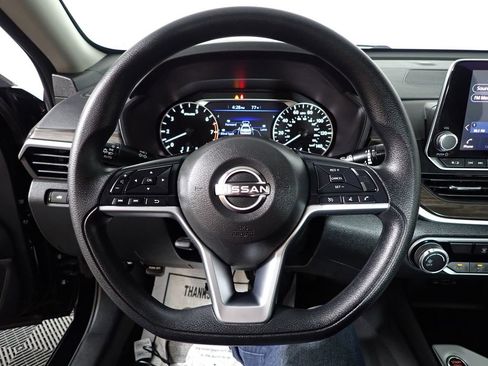 Used 2024 Nissan Altima 2.5 SV image 25