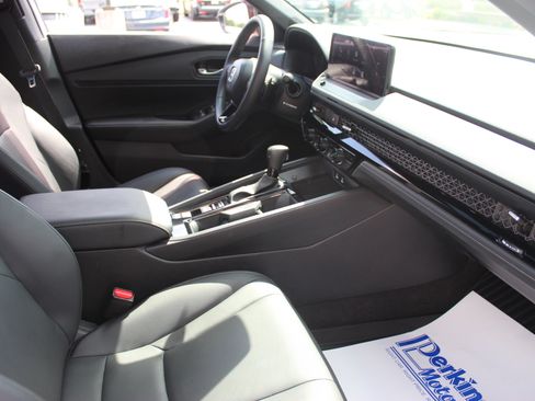 Used 2025 Honda Accord Sport image 34