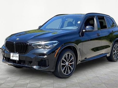 Used 2022 BMW X5 xDrive40i w/ M Sport Package AWD/4WD image 3