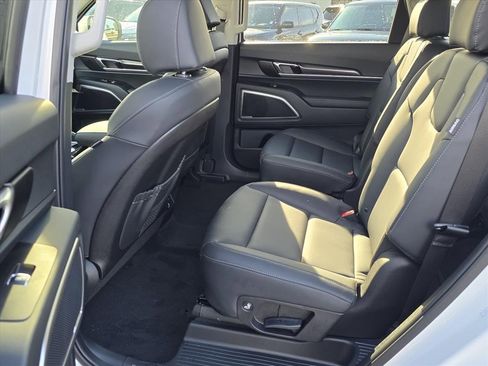 New 2025 Kia Telluride S image 10