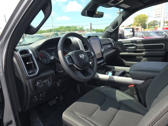 Used 2025 RAM 1500 Big Horn AWD/4WD image 16