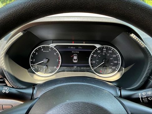Used 2024 Nissan Sentra SV FWD image 15
