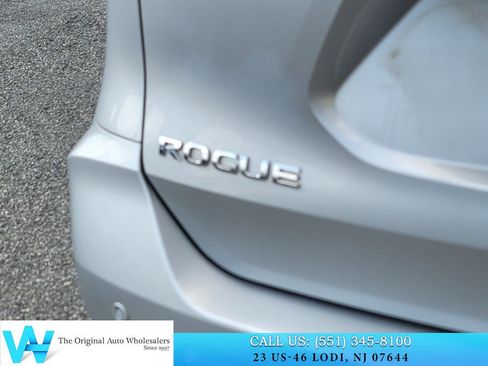 Used 2019 Nissan Rogue SV w/ Premium Package AWD/4WD image 9