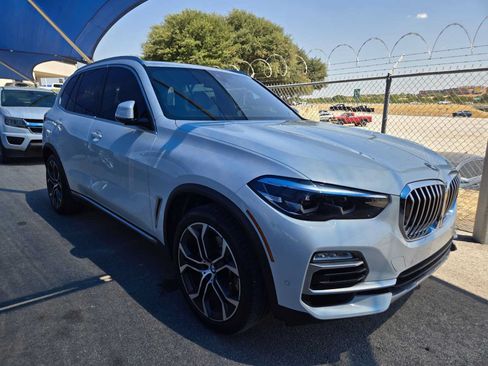 Used 2020 BMW X5 sDrive40i w/ Luxury Seating Package RWD image 2