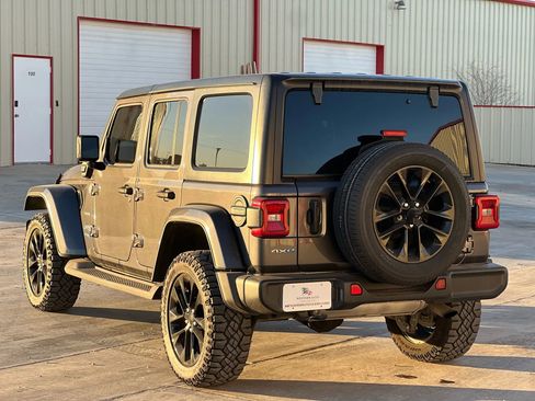 Used 2021 Jeep Wrangler Unlimited Sahara w/ Cold Weather Group image 6